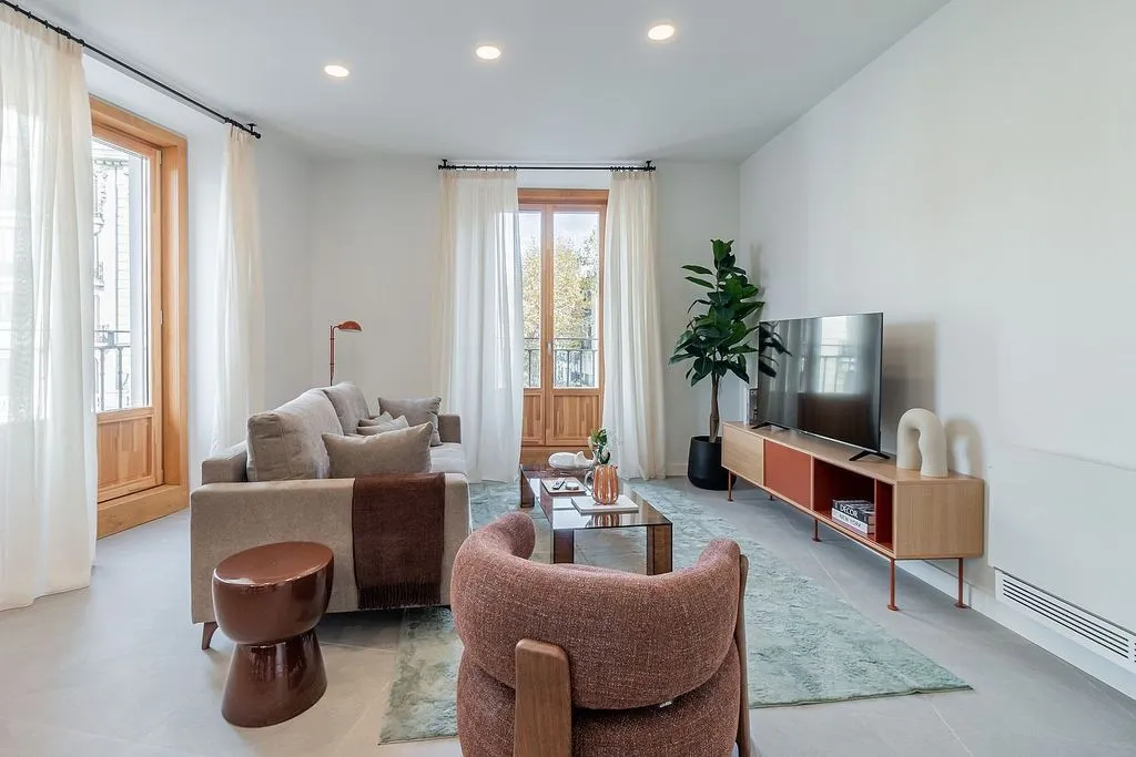 Séjour - Furnished Flat with Balcony in Madrid