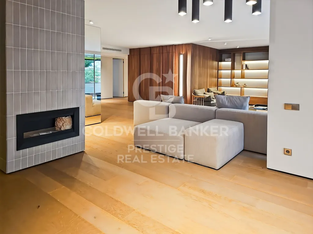 Living Room - Spacious Flat with Terrace in Exclusive Barcelona