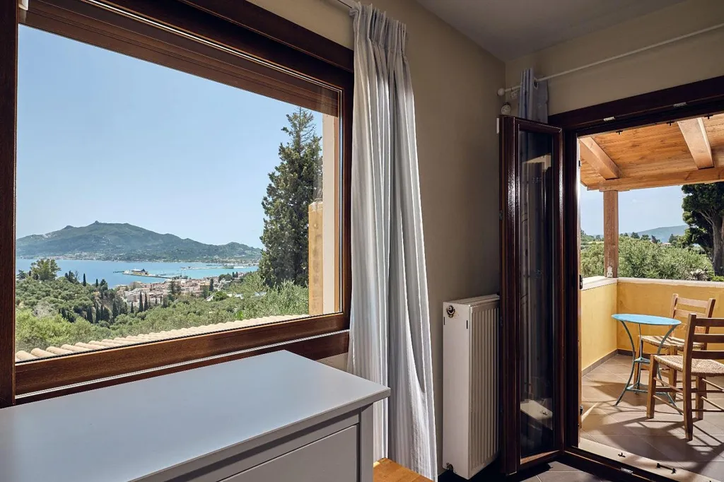Balcon - Luxury Apartments with Olive Grove in Zakynthos