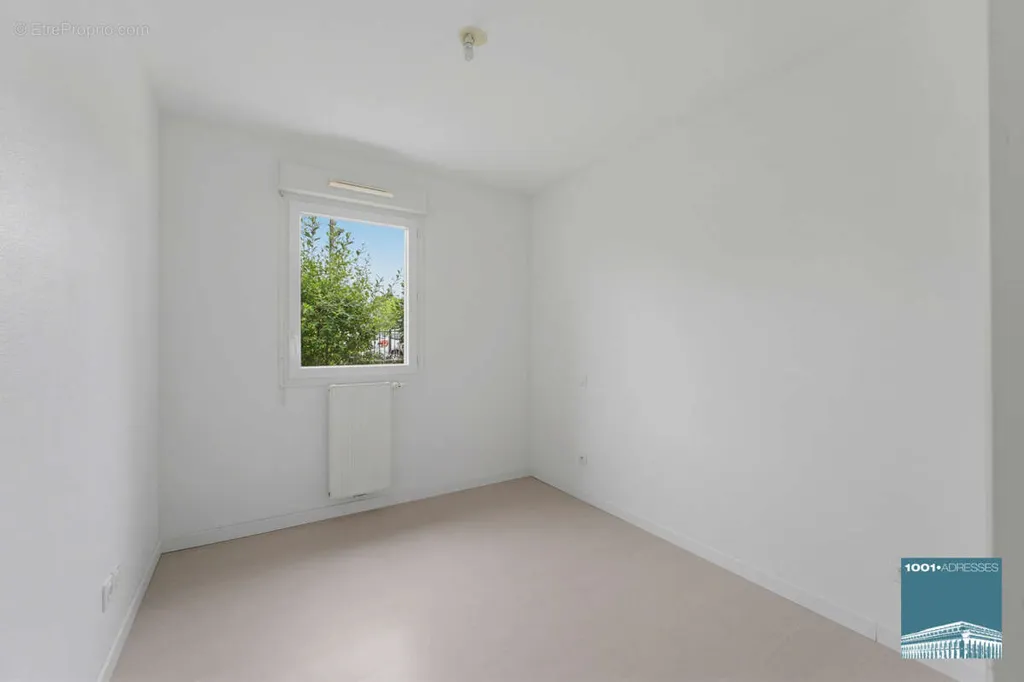 Pièces - Appartement avec Terrasse et Parking à Mérignac