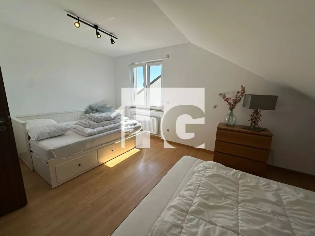 Magamistoad - 2-Bedroom Apartment with Balcony in Berchem