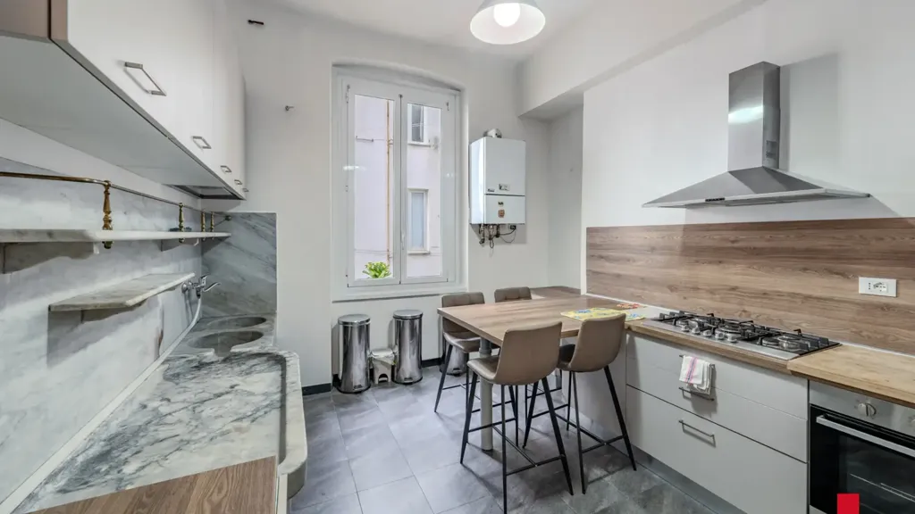 Cucina - Office Space with West Exposure in Genoa