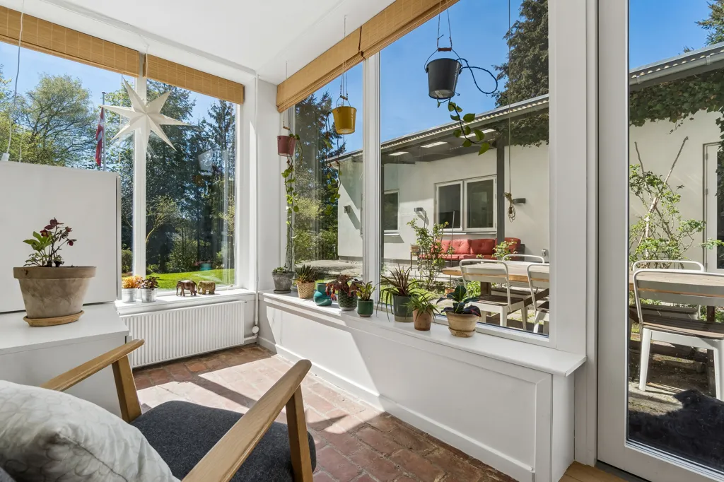 Terrasse - Renovated Villa with Forest View in Birkerød