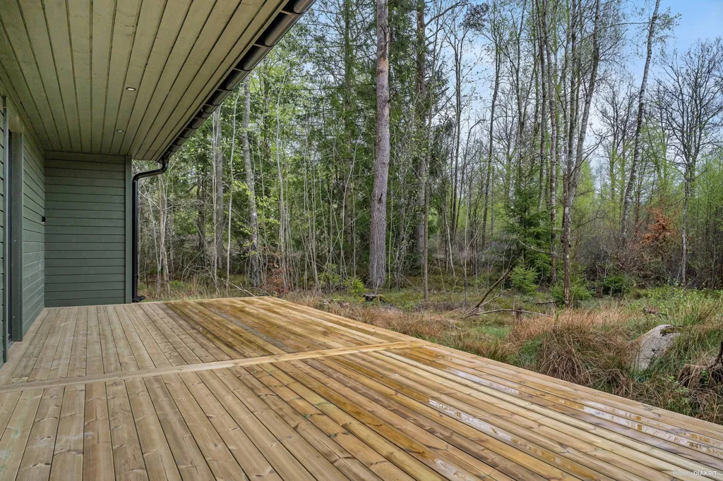 Terrass - Contemporary Villa with Garden in Ljung
