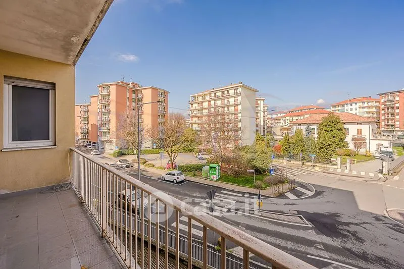 Balcon - Rear-Facing Apartment with Balcony in Cossato