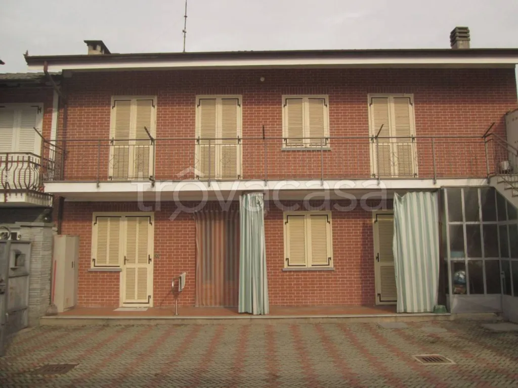 Välivaade - Rustic Villa with Private Garden in Villafranca Piemonte