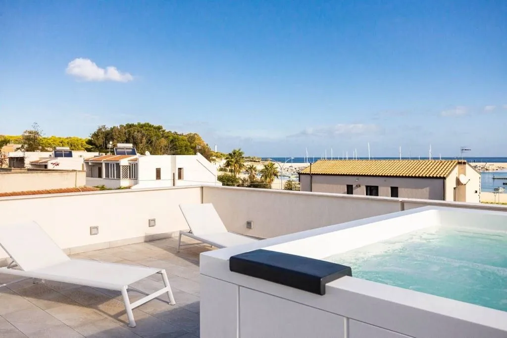 Terrass - Villa with Sea View and Pool in San Vito Lo Capo