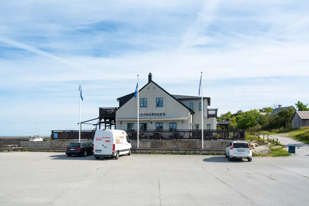 Välivaade - Commercial Property with Sea View in Herrvik