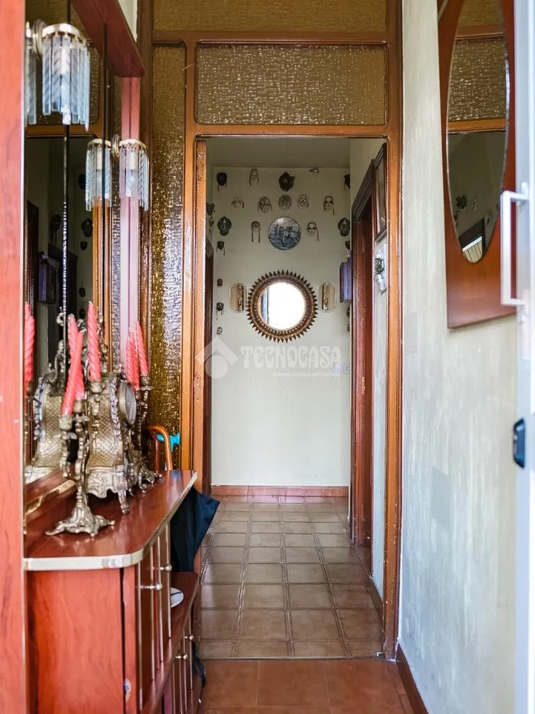 Esik - Ground Floor Flat with Large Windows in Carabanchel Alto