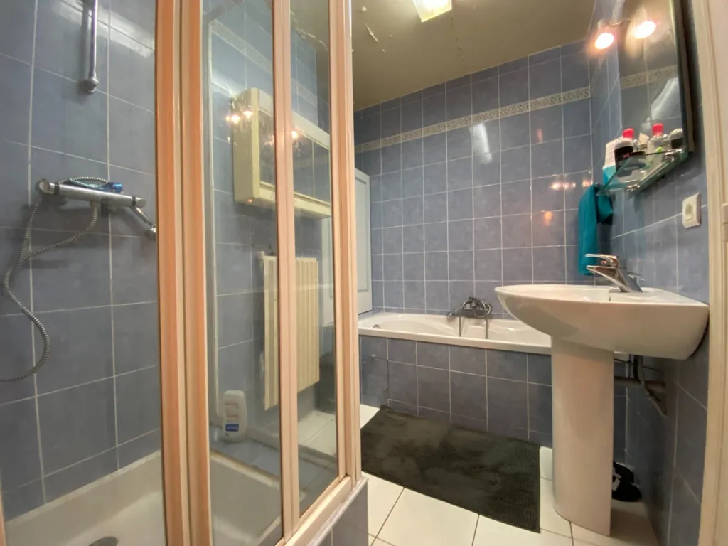 Vannitoad - Bright 3-Bedroom Apartment with Balcony in Quimper