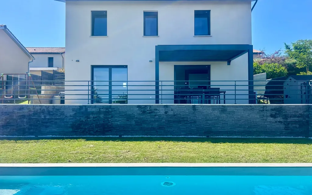 Bassein - Contemporary House with Pool in Anse