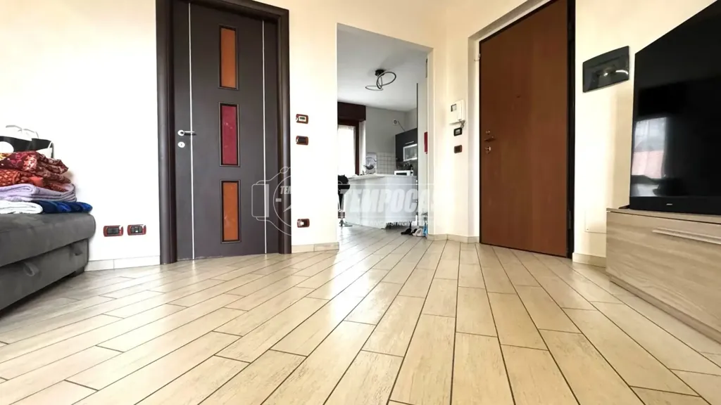 Elutuba - Modern Apartment with Triple Aspect View in Givoletto