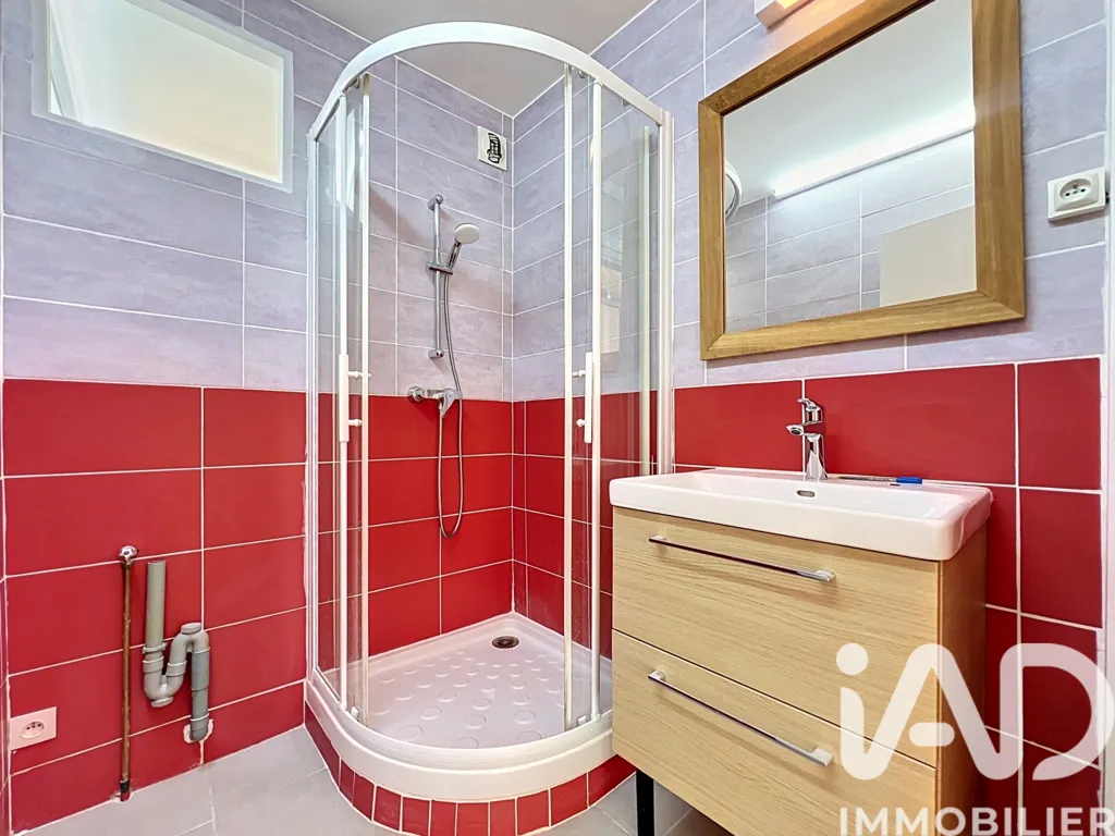 Salles de bain - Studio avec Balcon et Parking à Courbevoie