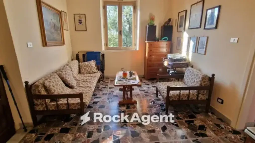 Elutuba - Villa with Garden in Rogliano