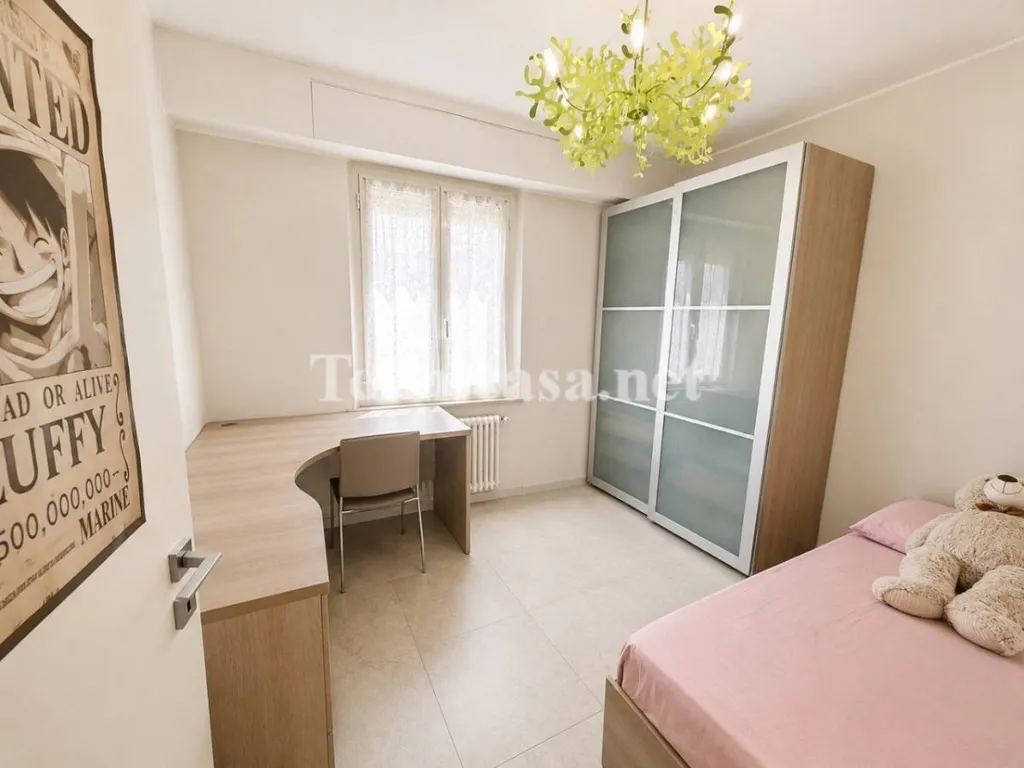 Chambres - Modernised Apartment with Balcony in Pesaro