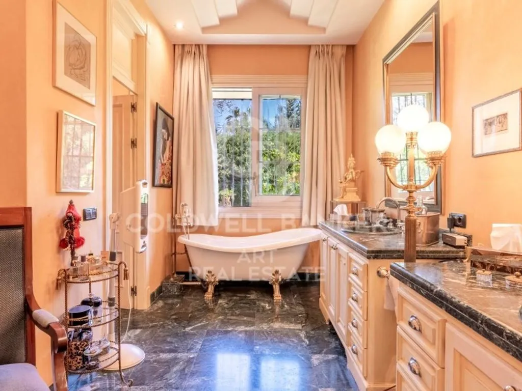 Vannitoad - Luxury Villa with Private Pool in Guadalmina Baja