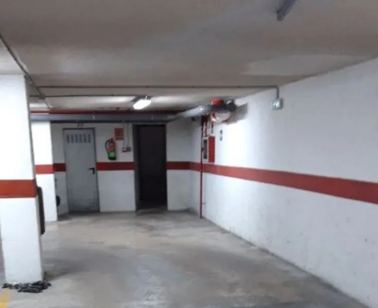 Garaaž - Parking Space in Benifaió, Valencia