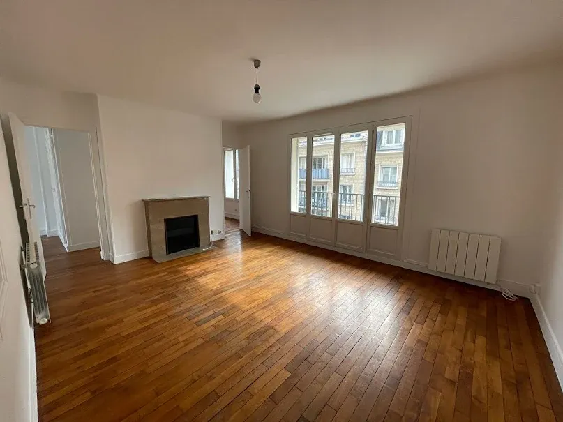 Séjour - Appartement 3 Pièces avec Balcon à Caen