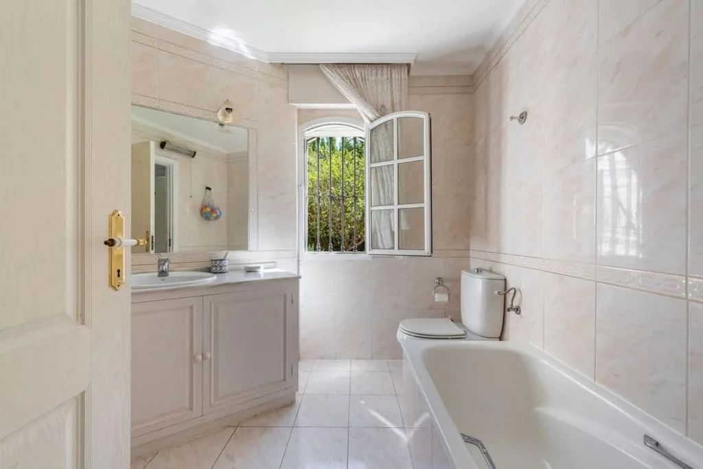 Vannitoad - Chalet with Pool in Marbella's Old Town