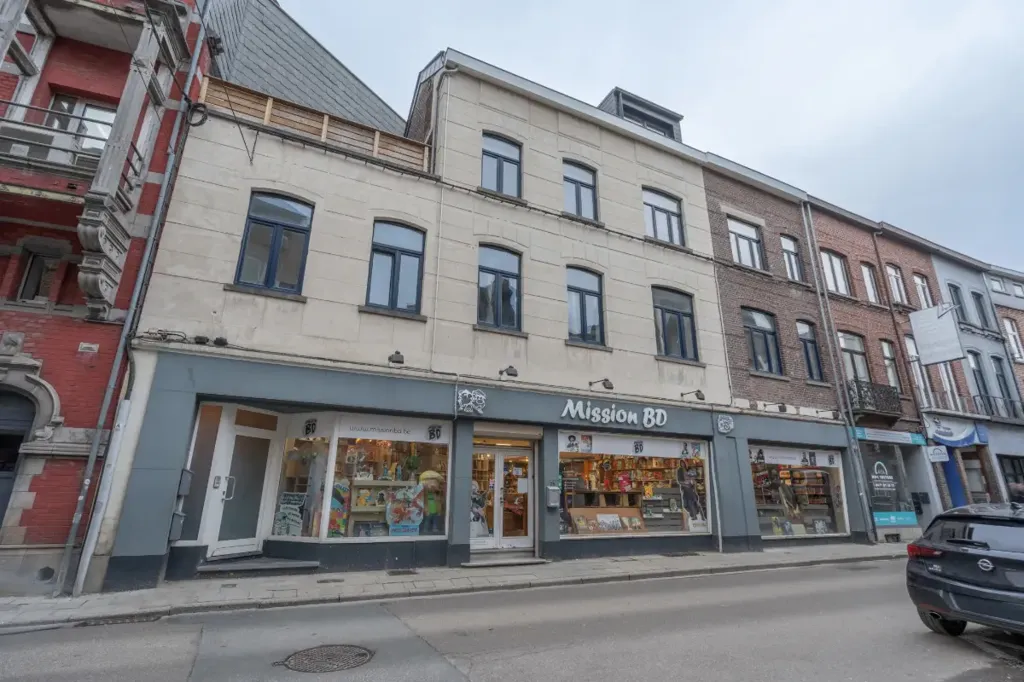 Extérieur - Triplex Meublé avec Terrasse à Nivelles
