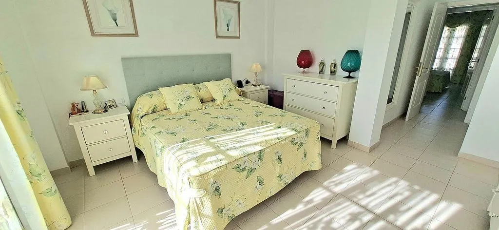 Magamistoad - Semi-Detached Villa with Pool in Chayofa