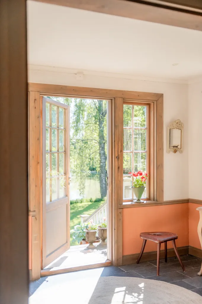 Entrée - Historic House with River View in Södermanland