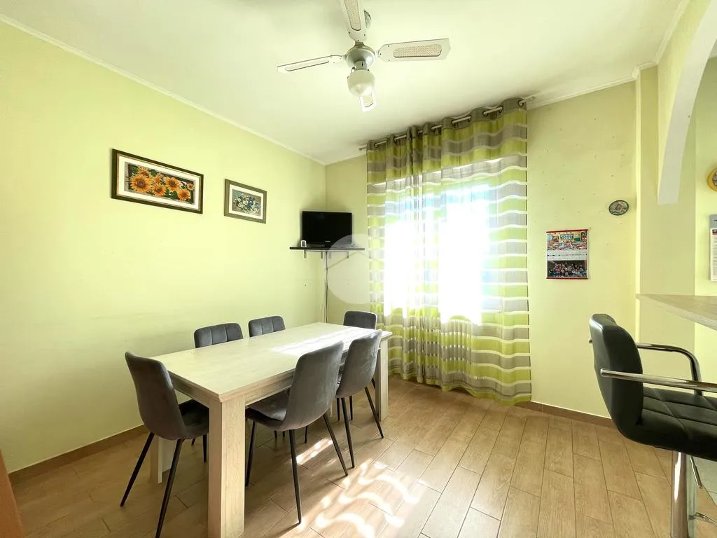 Salle à manger - Renovated Apartment with Mountain View in Brescia