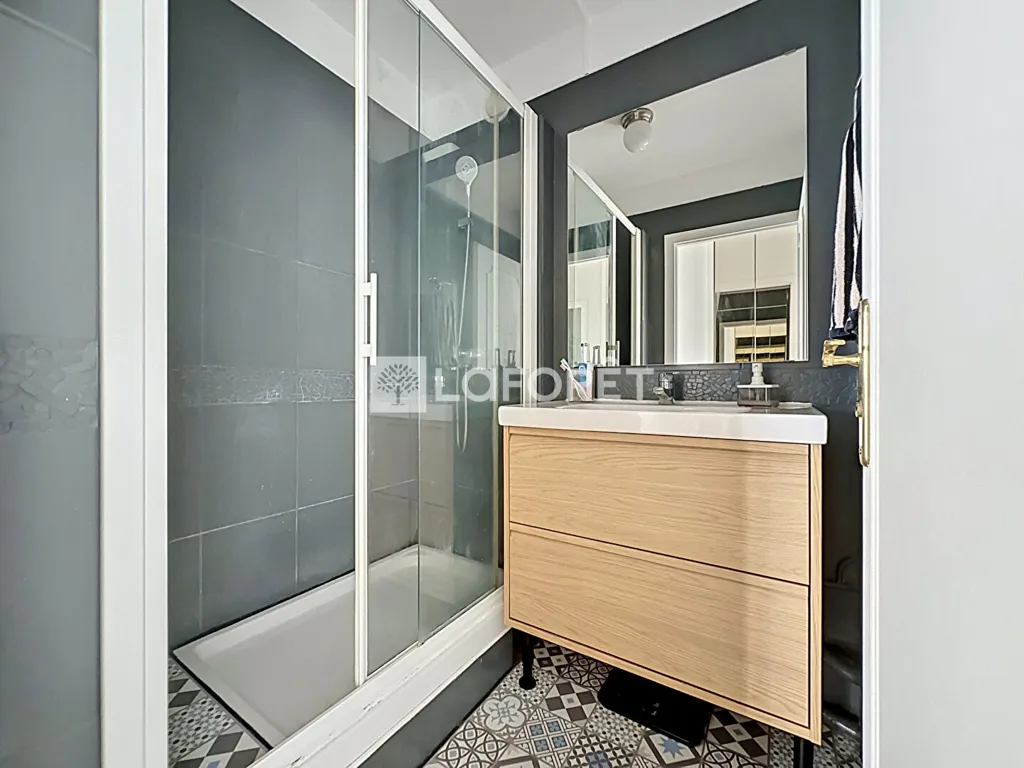 Salles de bain - Appartement Rénové avec Parking à Champigny-sur-Marne