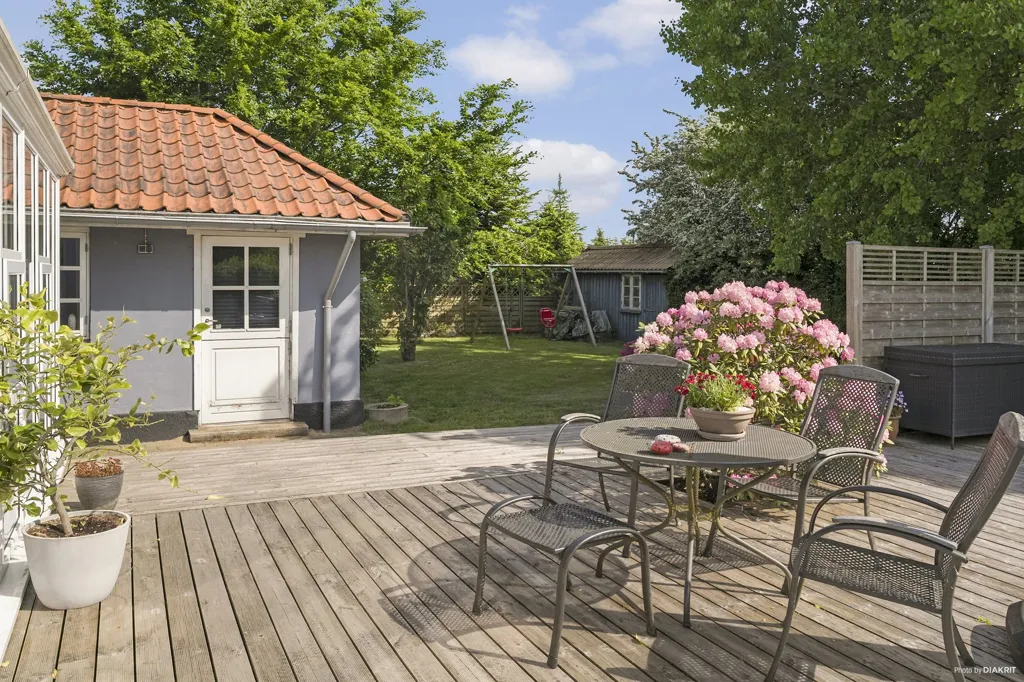 Terrasse - 1920s Villa with Garden in Vejen