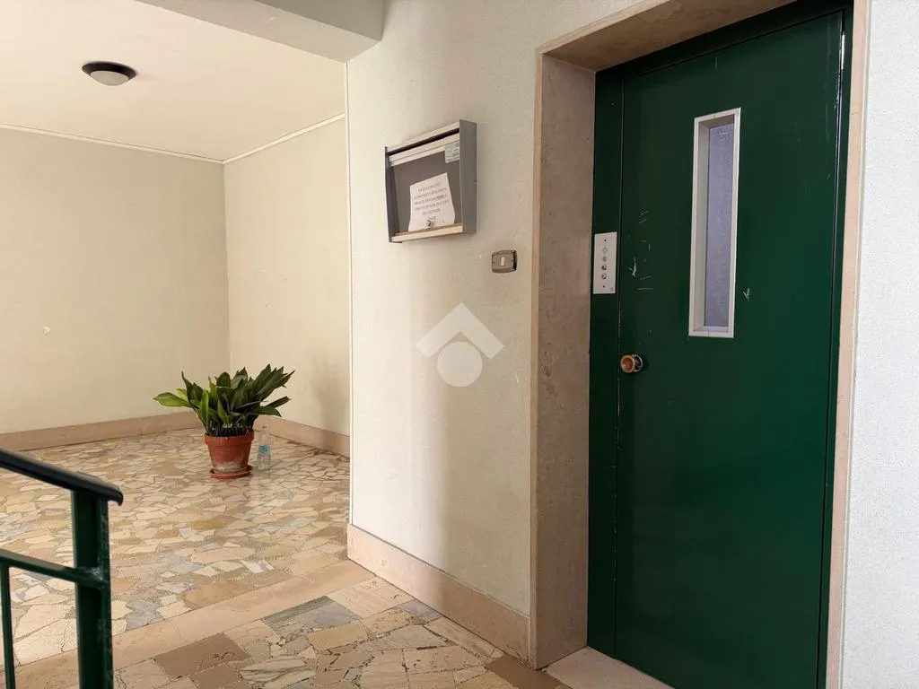 Entrée - Apartment with Balcony in Potenza