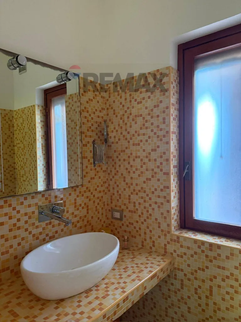 Bathrooms - Apartment with Private Beach Access in Giardini-Naxos