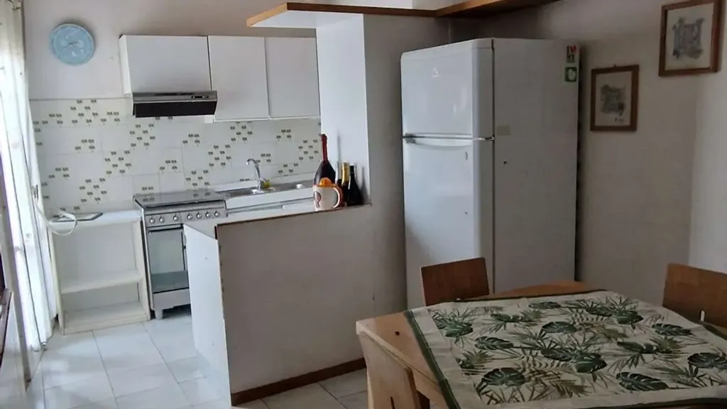 Cuisine - Apartment with Triple Exposure in Bocconi, Ancona