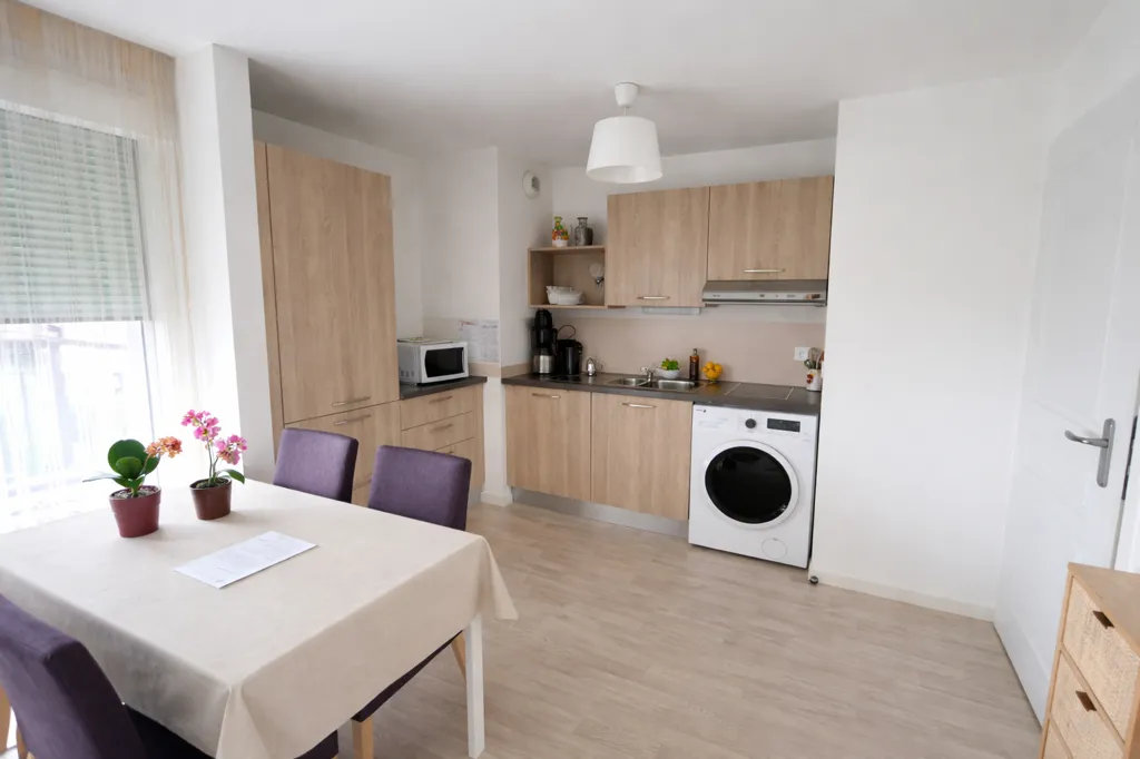 Sala da pranzo - 2-Bedroom Apartment with Terrace in Challans Centre
