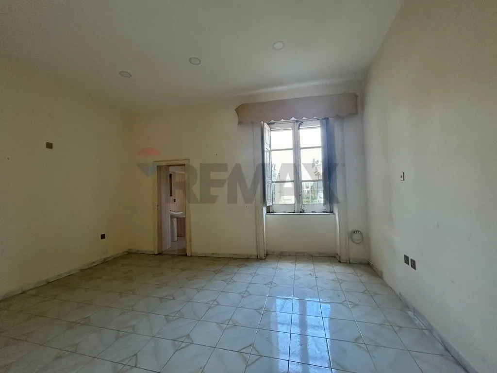 Pièces - Apartment with Balcony in Central Afragola