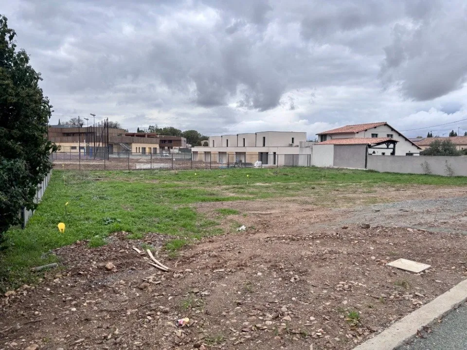 Jardin - Maison Neuf avec Jardin à Maraussan