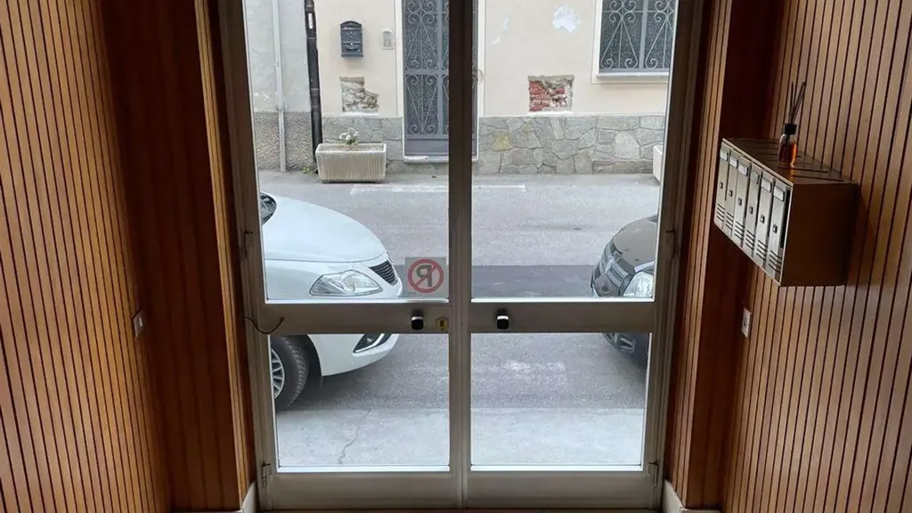 Entrée - Armed Apartment with Mountain View in Cavour