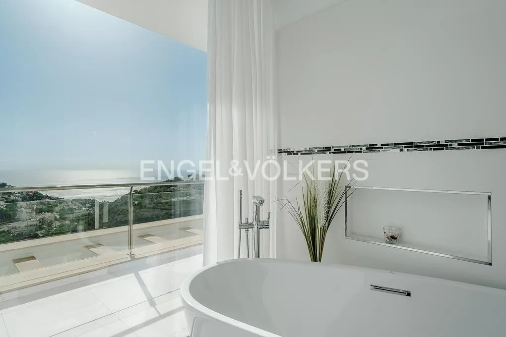 Vannitoad - Modern Villa with Sea Views in Altea Hills