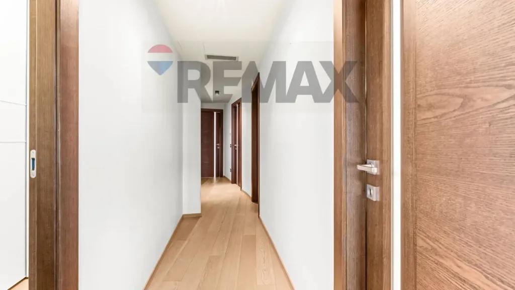 Hallway - Modern Apartment with Terrace in Legnano