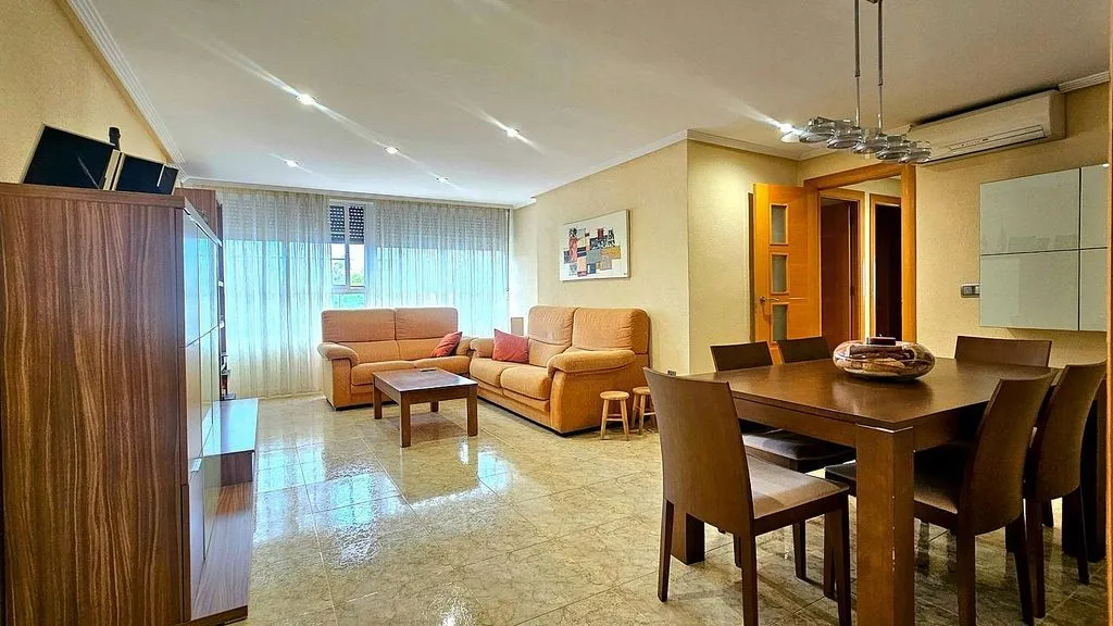 Söögituba - Apartment with Air Conditioning on Avenida Castillitos