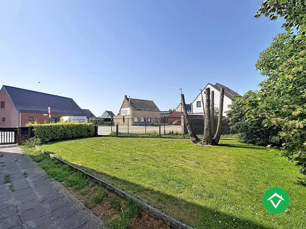 Jardin - Maison avec Polyvalente et Jardin à l'Ouest