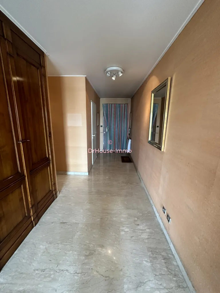 Hallway - Apartment with Balcony and Terrace in Central Location