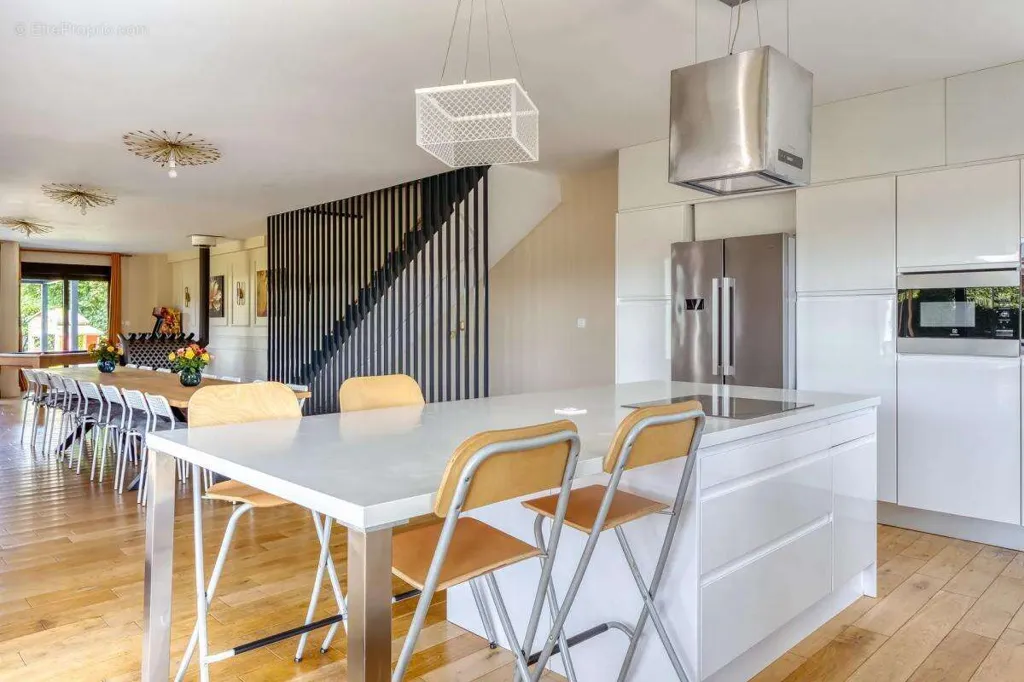 Cuisine - Maison Familiale avec Jardin et Terrasse à Caumont
