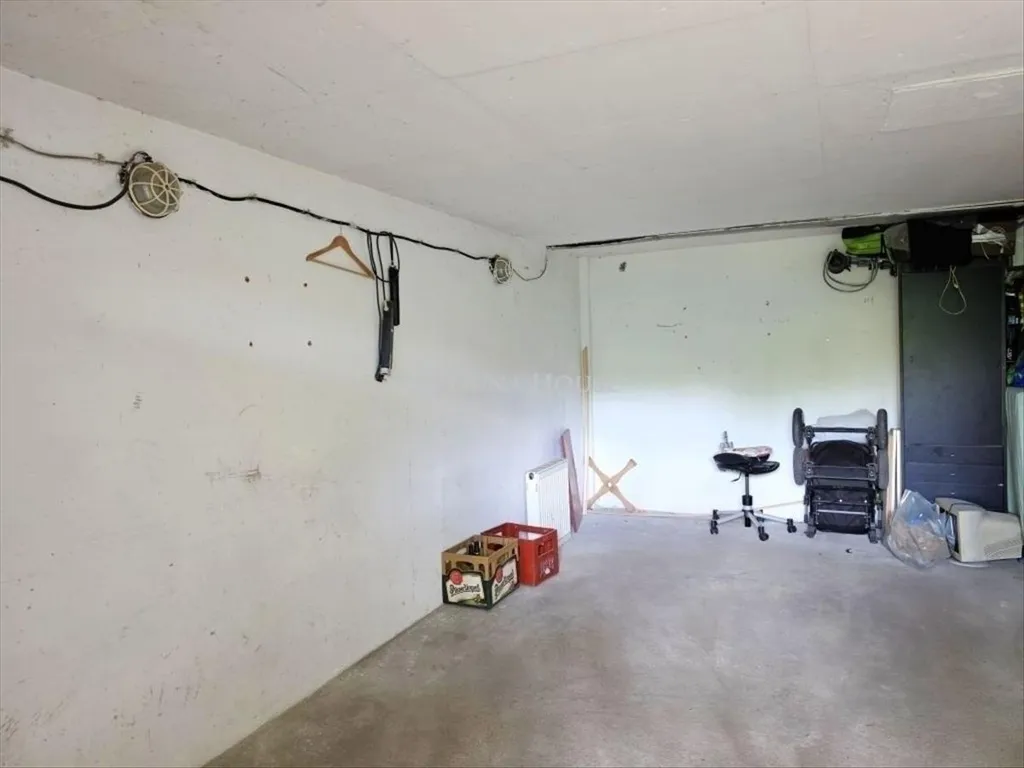 Garage - Spacious Brick Flat with Balcony in Pécs