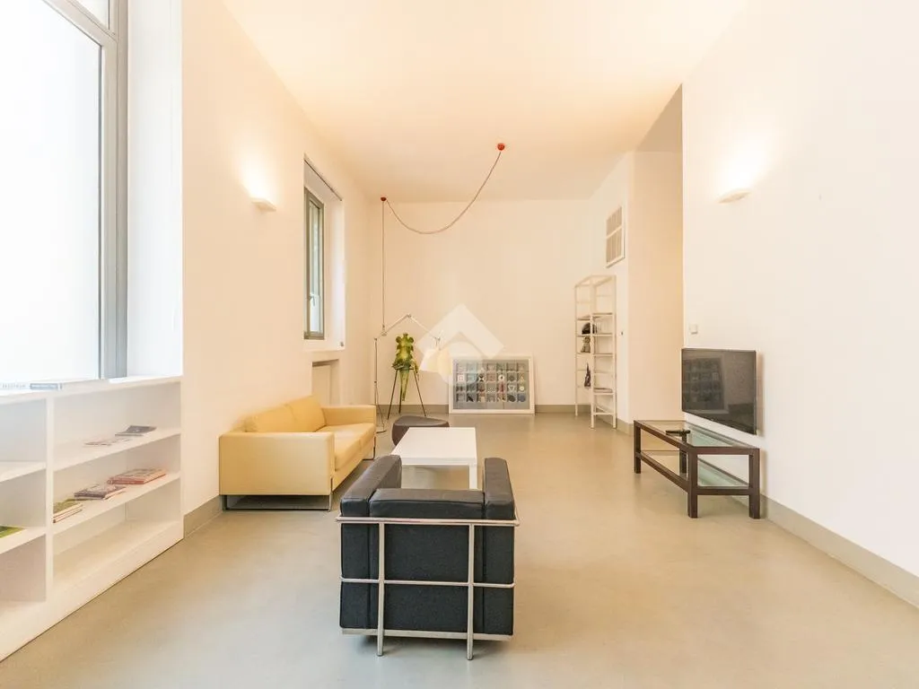 Séjour - Charm Loft with Streetfront Windows in Milan