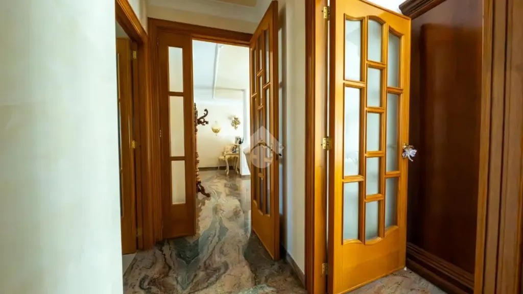 hallway_entrance