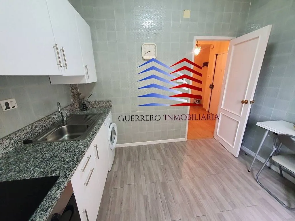 Cuisine - Ample 1-Bedroom Apartment in University Area