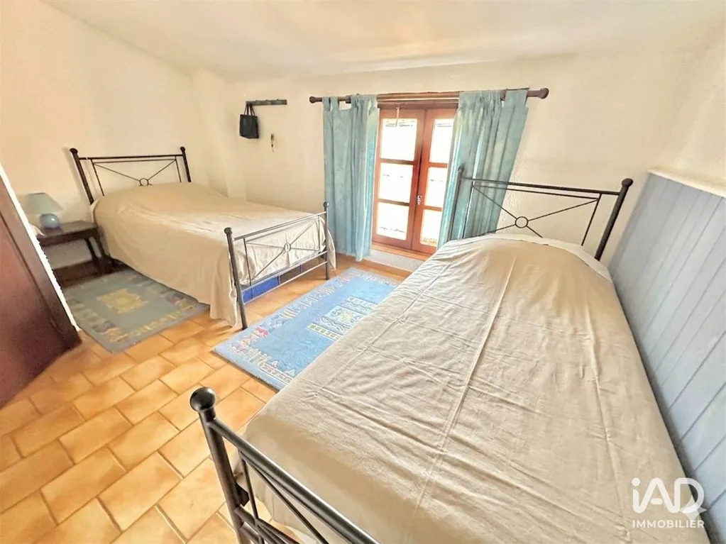 Bedrooms - Charming House with Pool near Cahors