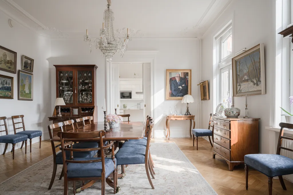 Dining Room - Gable Flat with Jugendstil in Malmö Centre