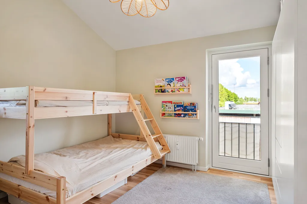 Chambres - Renovated 4-Bed Flat with Terrace in Farum