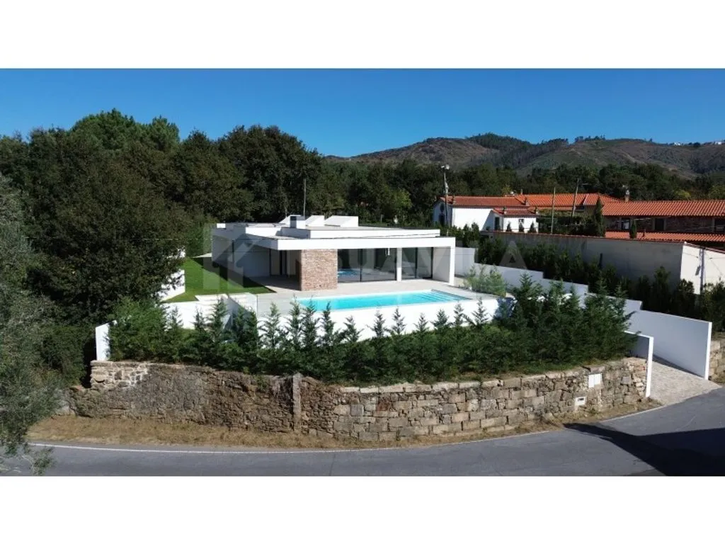 Bassein - Modern Villa with Pool in Vila Nova de Cerveira